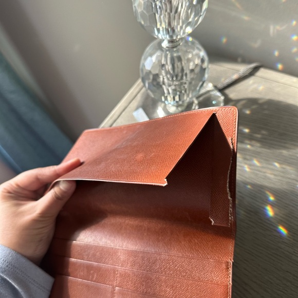 Louis Vuitton envelope wallet. See all pictures for any call outs. - Picture 4 of 13